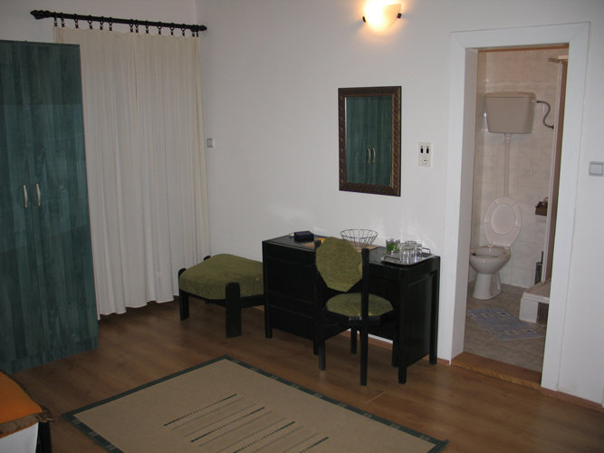 PANSION 13A - Apartmani BijeliÄ‡