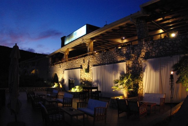 Hotel i restoran ZLATNI LAV