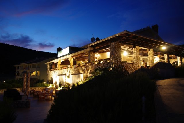 Hotel i restoran ZLATNI LAV