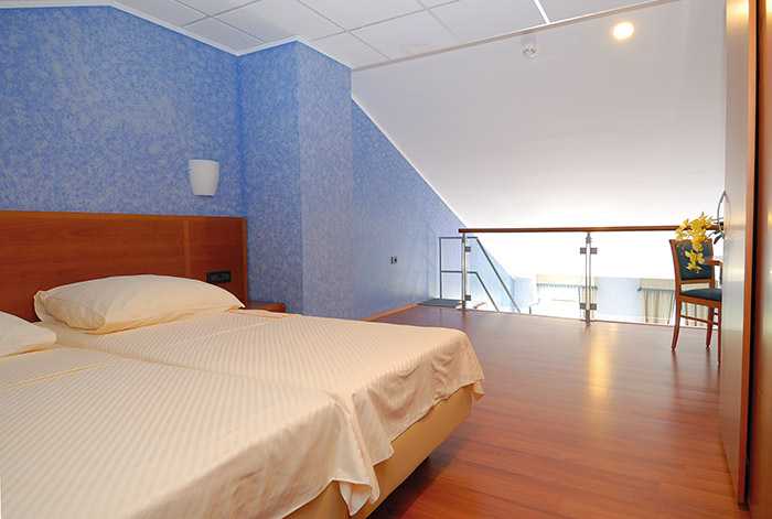 Hotel i restoran ZLATNI LAV