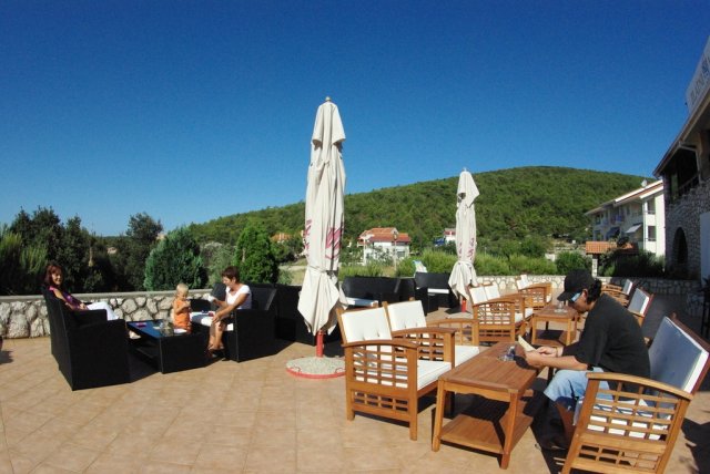 Hotel i restoran ZLATNI LAV