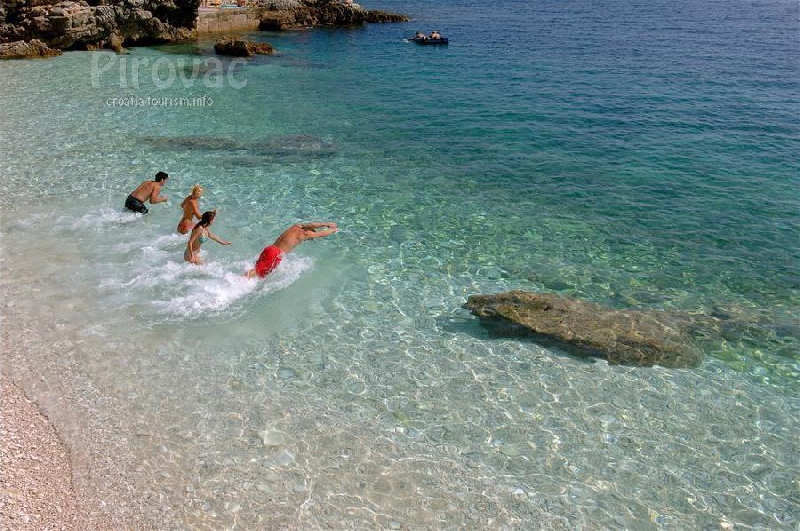 Apartmani Branko Pirovac Hrvatska