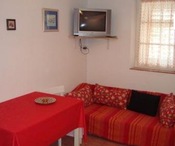House Å½AUHAR-BaÅ¡ka Voda