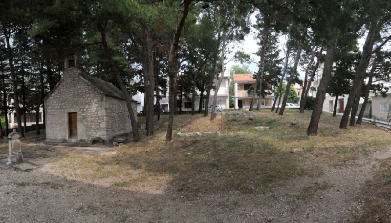 House Å½AUHAR-BaÅ¡ka Voda