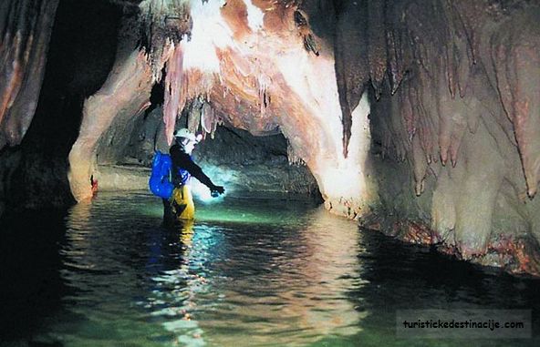 PlitviÄki Dvori